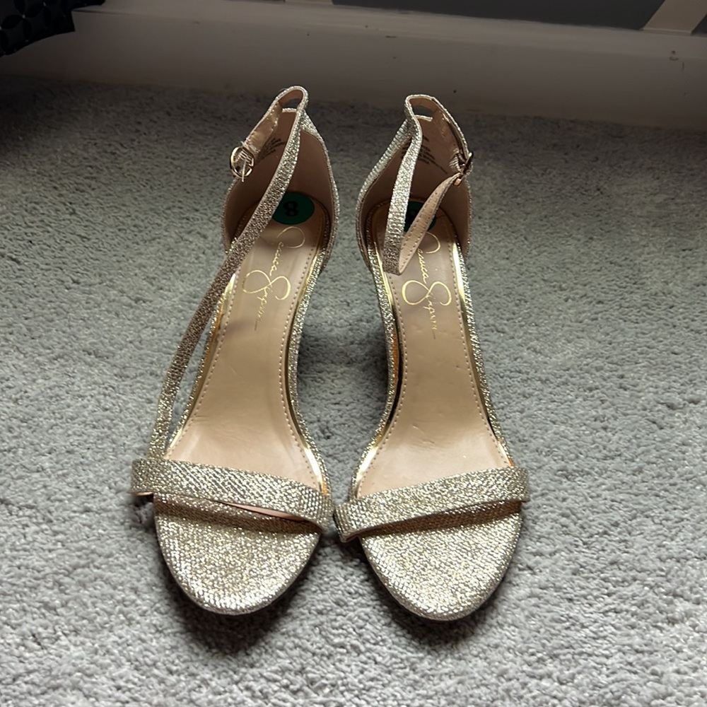 Jessica Simpson gold metallic heels never worn size 8